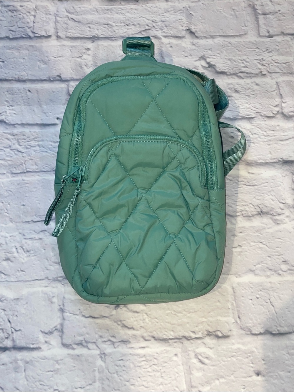 Vera Bradley Esssential Sling Backpack Crossbody Bag Ultralight Beryl Green